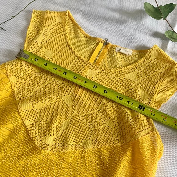 🔴 Dandelion Yellow Woven Blouse - Picture 6 of 8